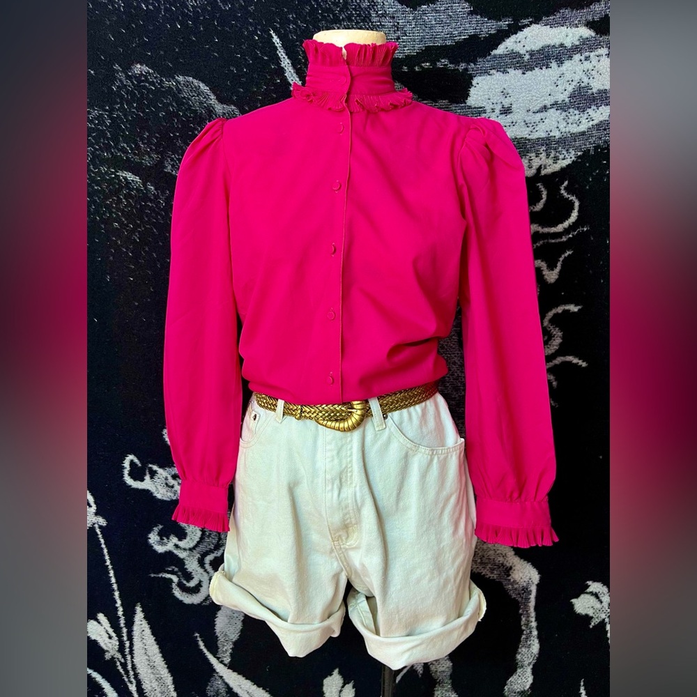 LAST CHANCE 🌈 VTG 1980s Vibrant Pink Ruffled Neck Blouse